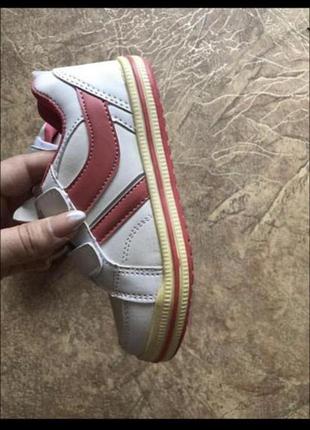 Кросівки на липучках 3