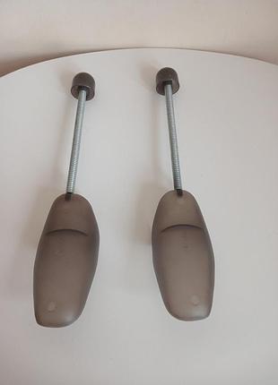 Колодки для взуття.