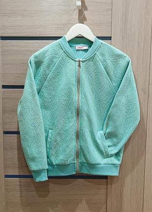 Женский бомбер