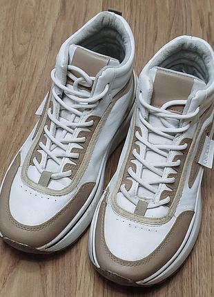 Женские кроссовки 39 р