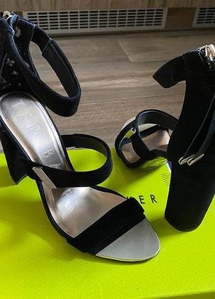 Босоножки замшевые ted baker (англия)