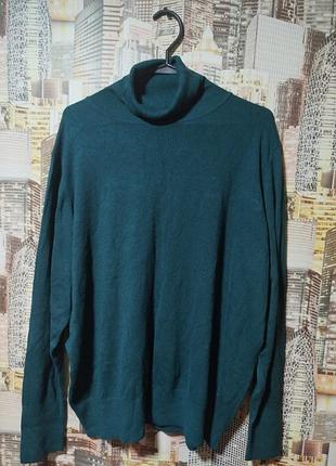 Зеленая водолазка теплая