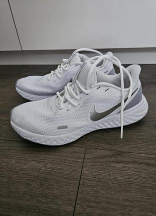Жіночі кросівки для бігу nike wmns revolution 42р. 27см.