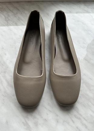 Шкіряні балетки respect бежеві