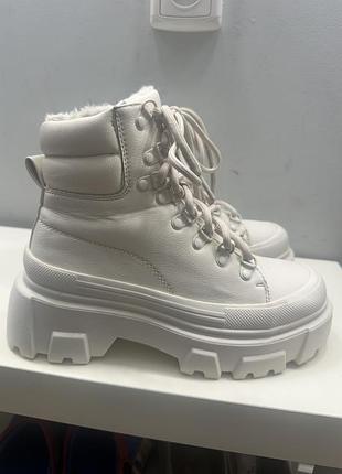 Чоботи reserved