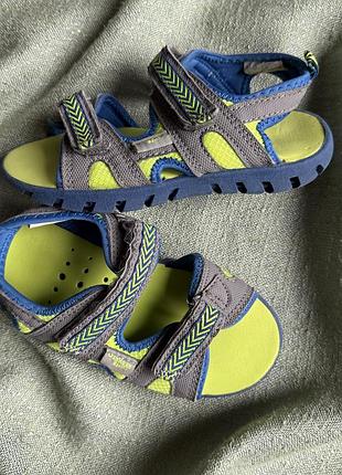 Босоніжки сандалі oshkosh р.30