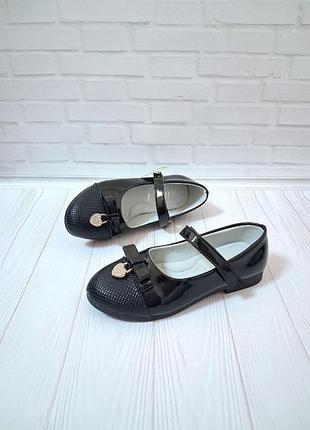 Нові туфлі на дівчинку 32, 33, 33, 34, 35 рр. маломірки