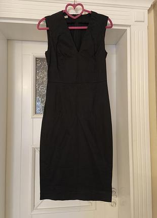 Чорне плаття футляр італійської фірми розмір с s