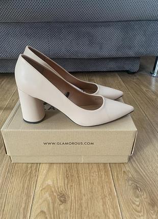 Бежеві туфлі лодочки reserved розмір 39