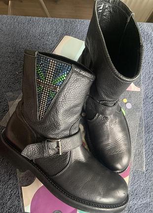 Ботинки жіночі