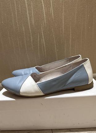 Жіночі шкіряні балетки блакитно-білі