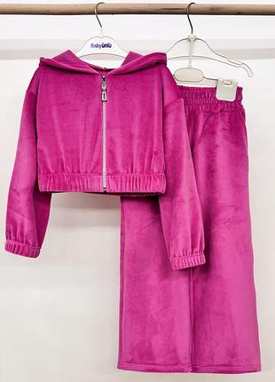 Велюровый костюм для девочки. цена зависит от размера