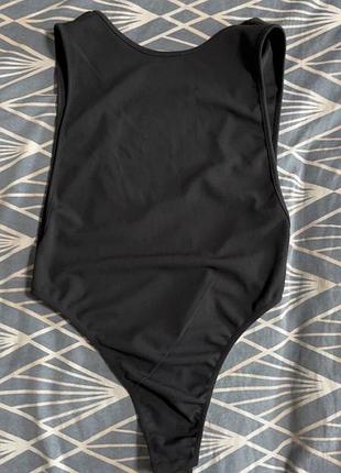 Боді з відкритою спиною