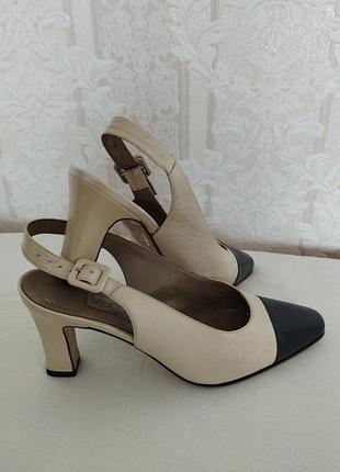 Босоножки кожаные р.36-36,5 от veronique