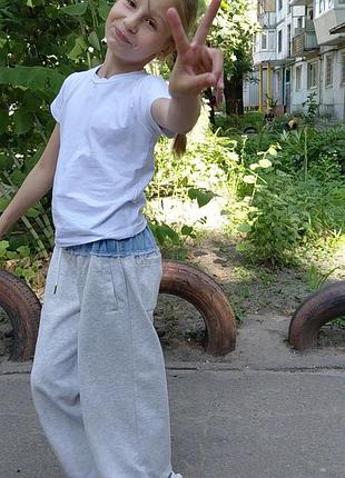 Детские брюки, комбинированные: джинсовый верх + трикотажный низ.