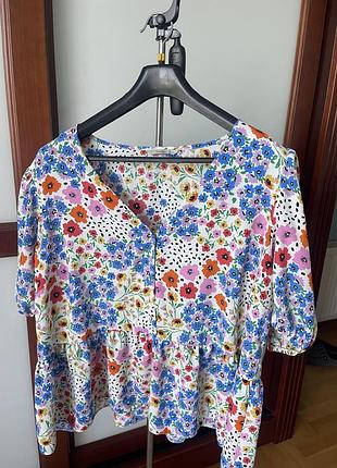 Блузка в квіточку жіноча