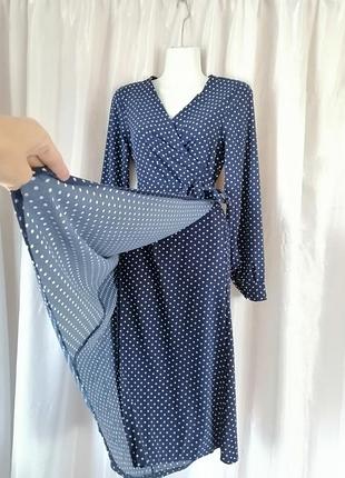 Платье на запах в горох длина чуть ниже колена легкая струйная ткань суперсофт размер подойдет на sm затягивается поясочком по вашей фигуре плечи