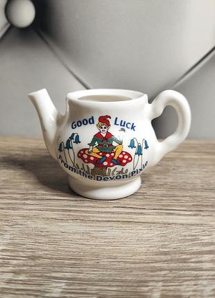 Миниатюра статуэтка чайник фарфора