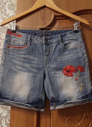 Шорты с вышивкой