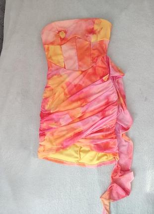 Платье мини, яркое короткое платье из декольте