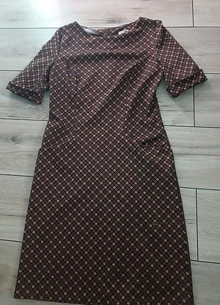 Сукня коричнева картата довжина по коліна