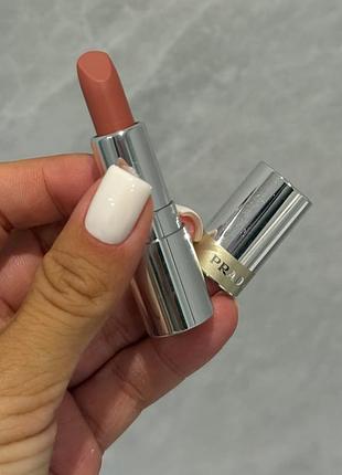 Мініатюра помади prada beauty monochrome hyper matte refillable lipstick