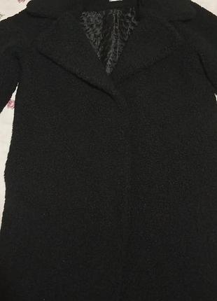 Красивое пальто, в хорошем состоянии, длина -120,рукав-64,пог-60,плечи-50