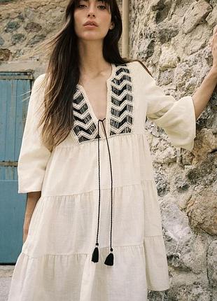 Жіноча коротка сукня з вишивкою та v-подібним вирізом, пісочний колір s zara