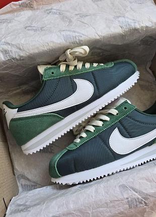 Nike cortez  • green