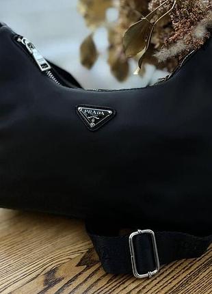 Стильна, нейлонова сумка prada big re-edition black