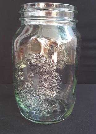 Банка ваза італія