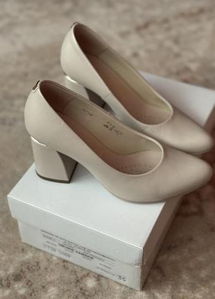 Шкіряні туфлі 35 розміру