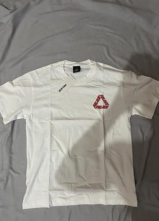 Футболка palace