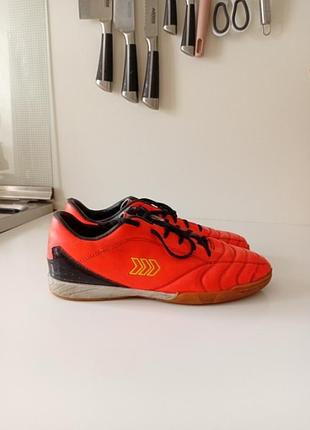 Футзалки 38 розмір