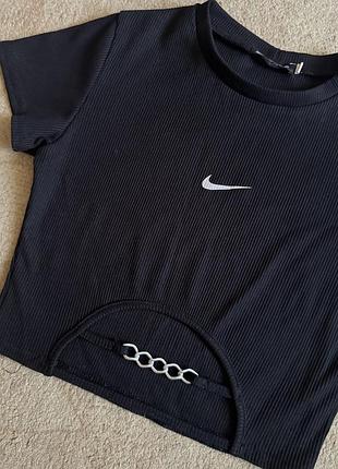 Топ nike чорний