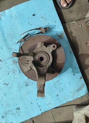 Цапфа поворотний кулак правий renault laguna1/espace3/1993-2002 7700423103
