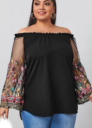 Блуза вышита свободного кроя
