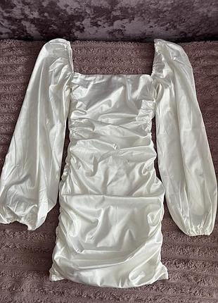 Вечірня сукня