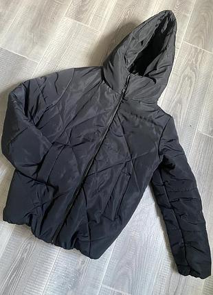 Тепла куртка на осінь і теплу зиму