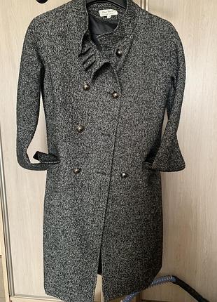 Пальто з рюшою