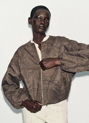 Куртка-бомбер с эффектом замши и вышивкой