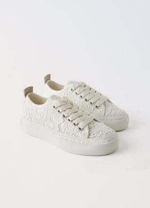 Кеды для девочек zara 33 р сетевые белые на шнуровке.