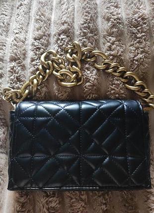 Сумочка под zara на металлической цепи