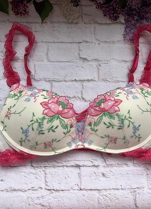 Неймовірний бюстгальтер