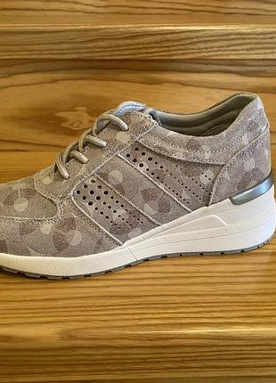 Кросівки жіночі, код 30