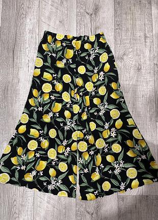 Тонкі бриджі капрі