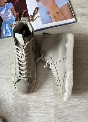 Серые кожаные высокие брендовые кеды кроссовки