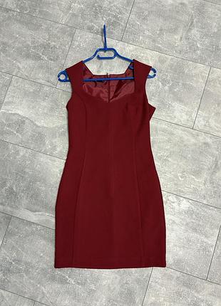 Сукня футляр