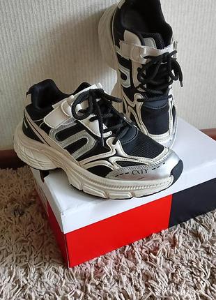 Кроссовки для девочки apawwa