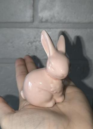 Класна декоративна колекційна порцелянова фігурка статуетка зайчик кролик